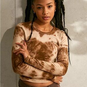 BDG Brown Tie-Dye Long Sleeve Cropped Tee